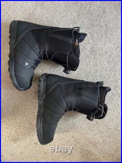 Burton Moto snowboard boots size 11.5 mens, only worn once