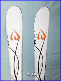 ID ONE MR-D Mogul bump skis 161cm with LOOK Pivot 14 ski bindings Made in Japan ID ONE MR-D Mogul bump skis 161cm with LOOK Pivot 14 ski bindings Made in Japan